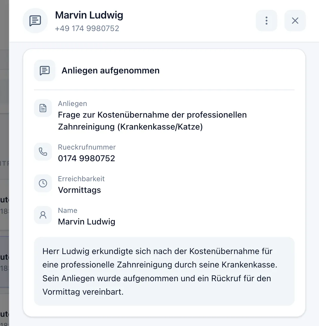 Ergebnis-Karte im Anruf-Detail mit der Überschrift „Anliegen aufgenommen“ und den erfassten Feldern Anliegen, Rueckrufnummer, Erreichbarkeit und Name