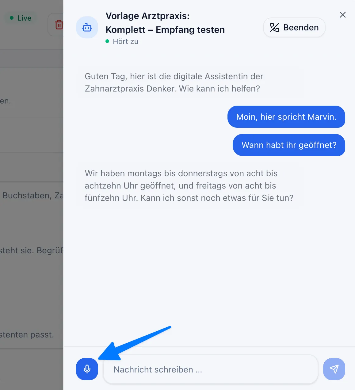 Testfenster mit Gesprächsverlauf, Mikrofon-Button und Eingabefeld „Nachricht schreiben …“
