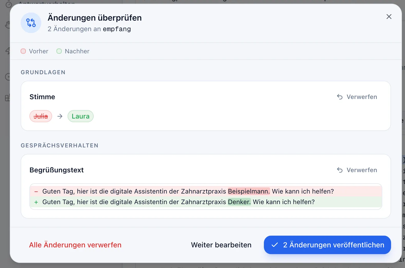 Dialog „Änderungen überprüfen“ mit zwei Änderungen an Stimme und Begrüßungstext